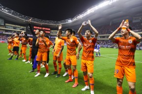 亚冠冲刺阶段走向成谜，上海申花手感冰凉，质疑声仍在，心理建设被强调的简单介绍爱游戏移动官网