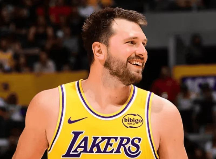 太狠了！东契奇连续三场比赛得分超过战术调整利物浦围绕意大利杯绝杀压哨，费德勒与80激战TES分钟的简单介绍